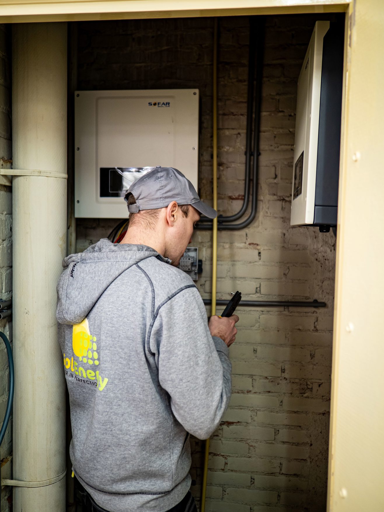 How to Build a Practical Device Stack for a Solar Home Without Overbuying