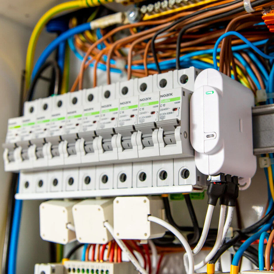Shelly 3EM installed in an electrical panel